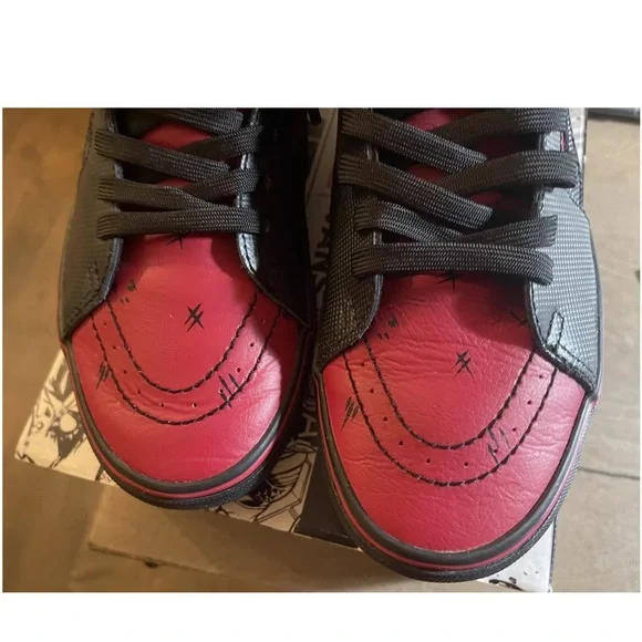 Vans Sk8-Hi (Marvel) DeadPool/Red/Black Sneakers, Men’s Size 7